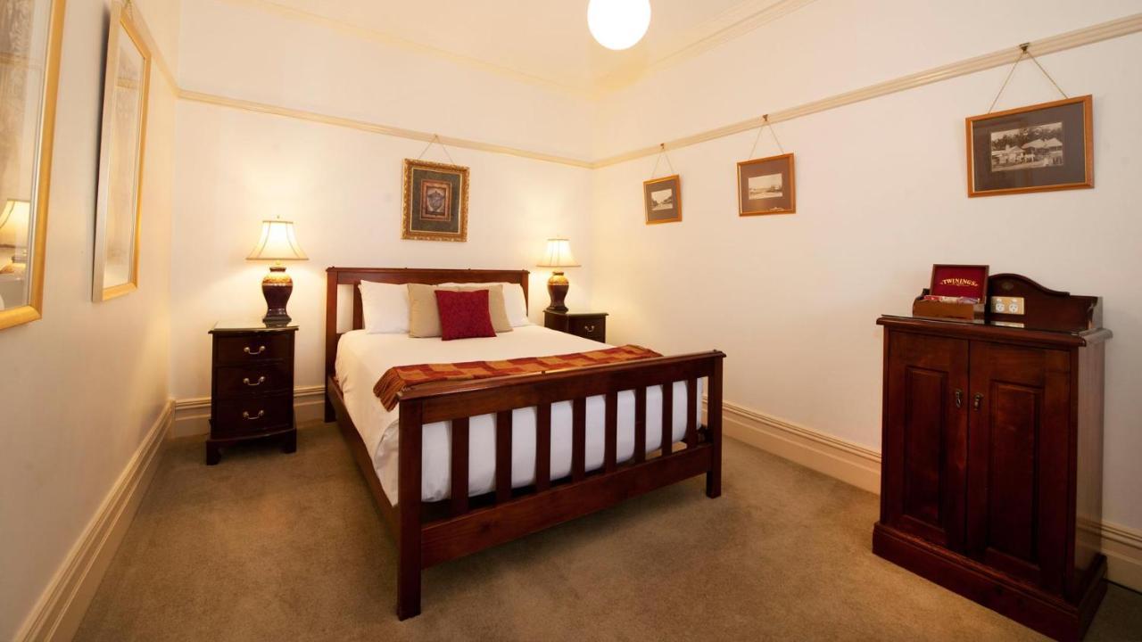Cobb & Co Court Boutique Hotel Mudgee Esterno foto