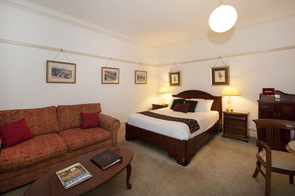 Cobb & Co Court Boutique Hotel Mudgee Esterno foto