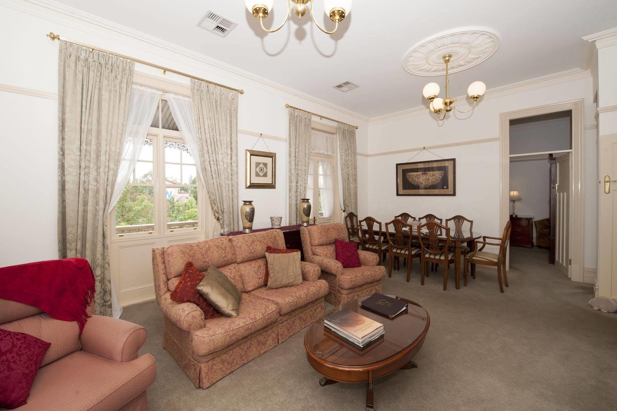 Cobb & Co Court Boutique Hotel Mudgee Esterno foto