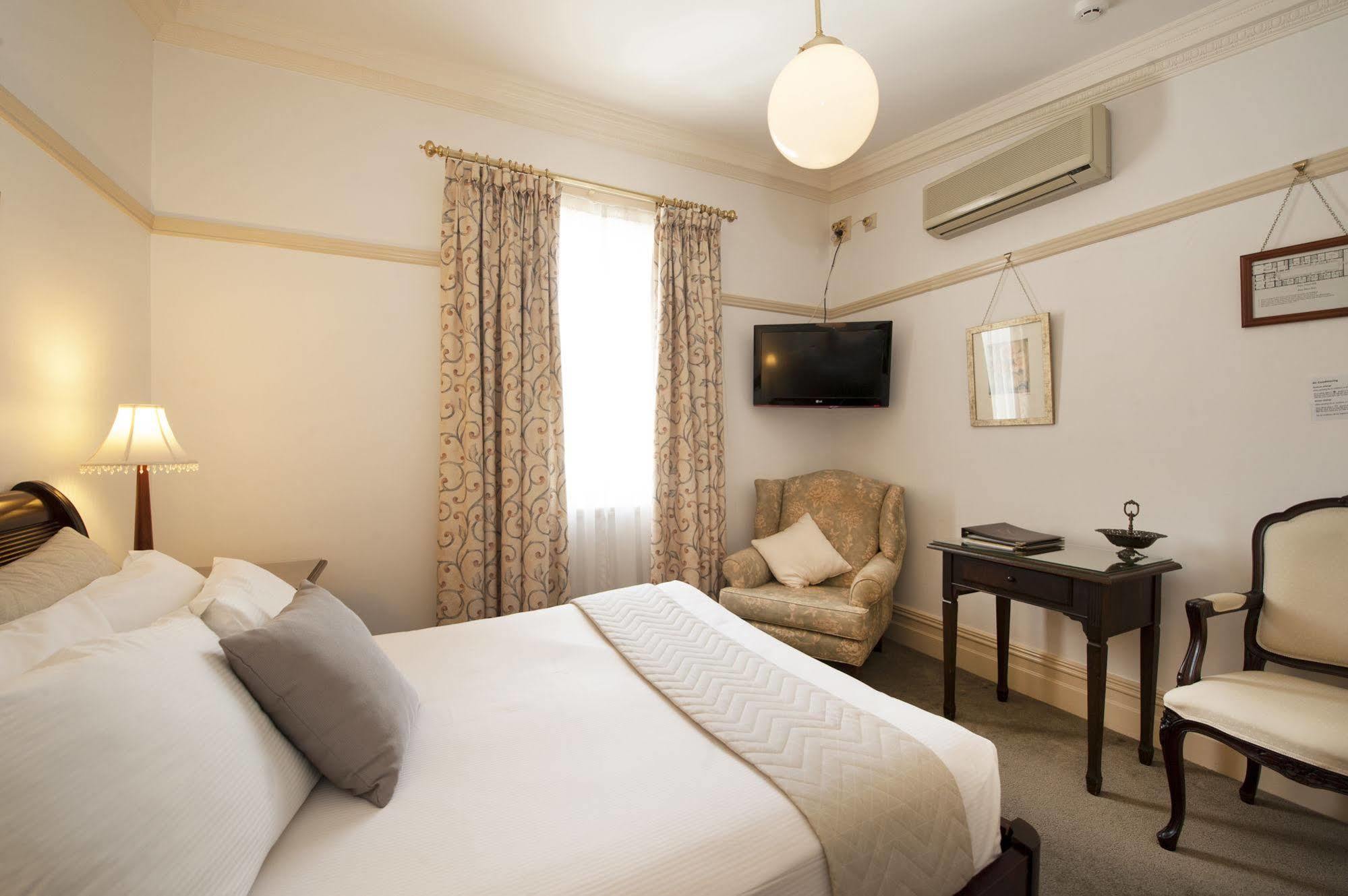 Cobb & Co Court Boutique Hotel Mudgee Esterno foto