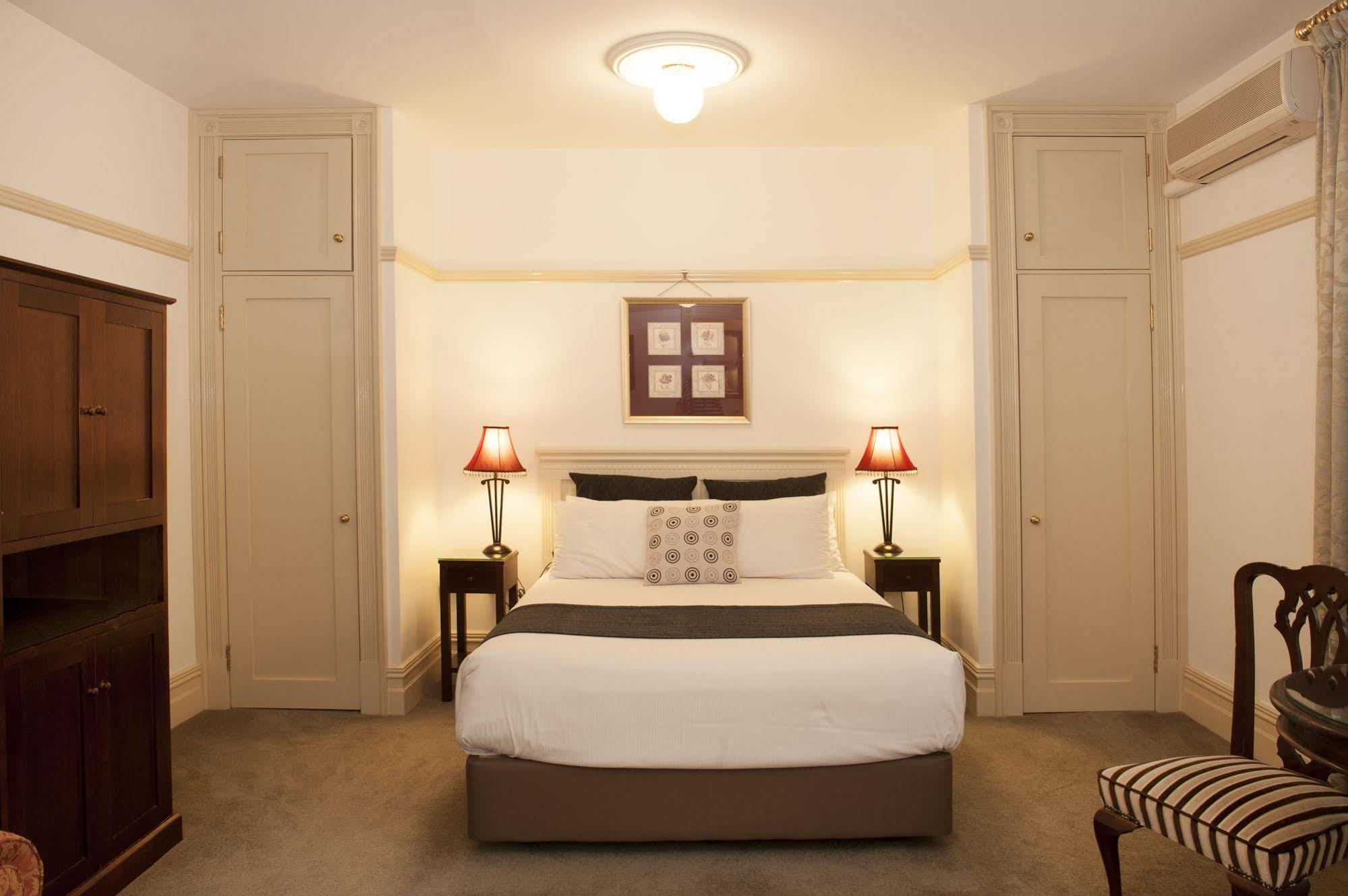 Cobb & Co Court Boutique Hotel Mudgee Esterno foto