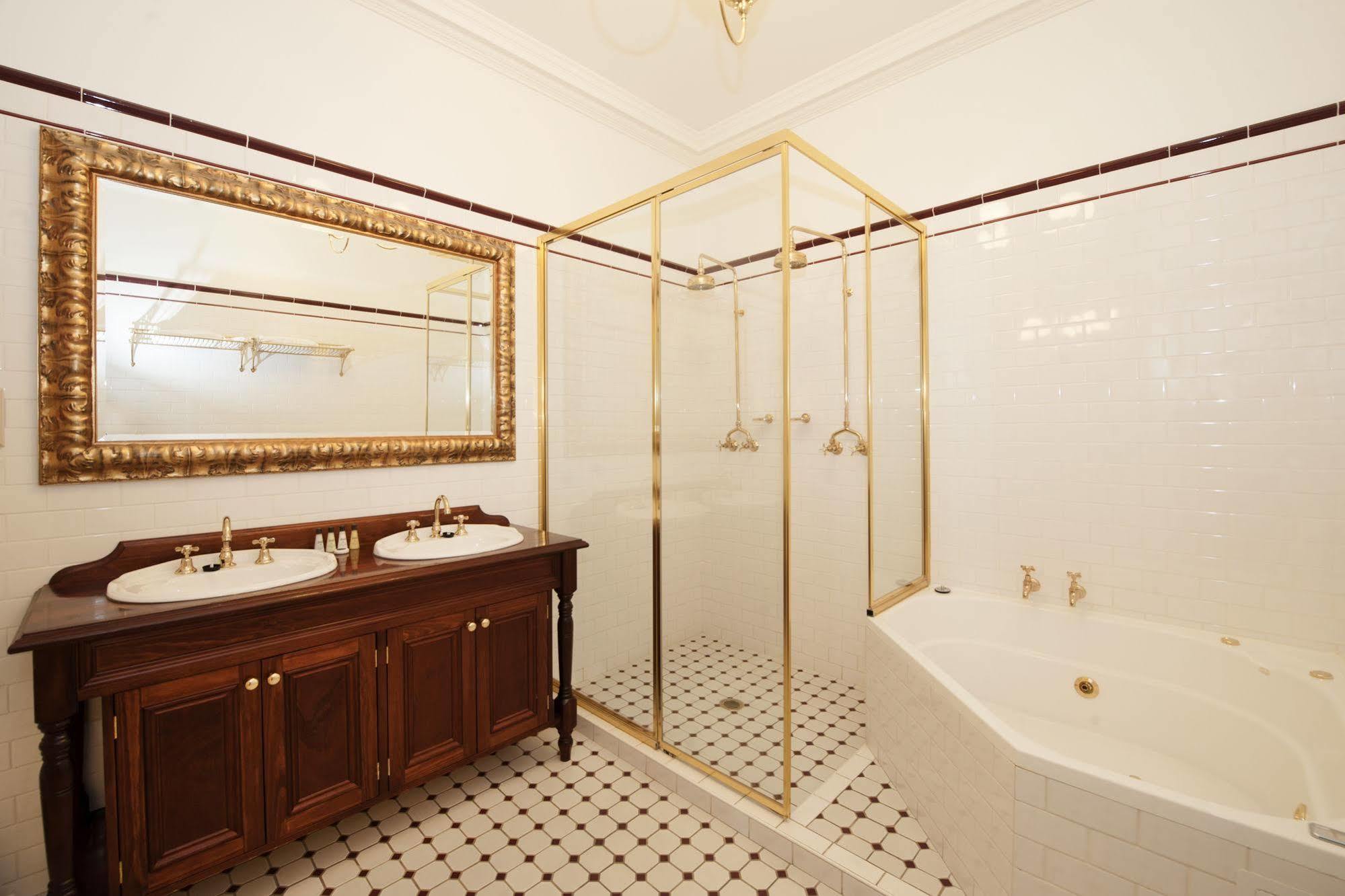 Cobb & Co Court Boutique Hotel Mudgee Esterno foto