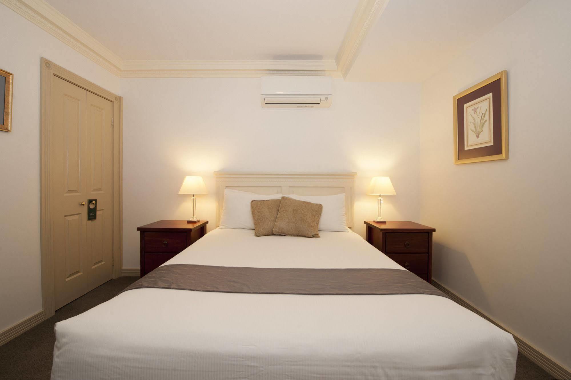 Cobb & Co Court Boutique Hotel Mudgee Esterno foto